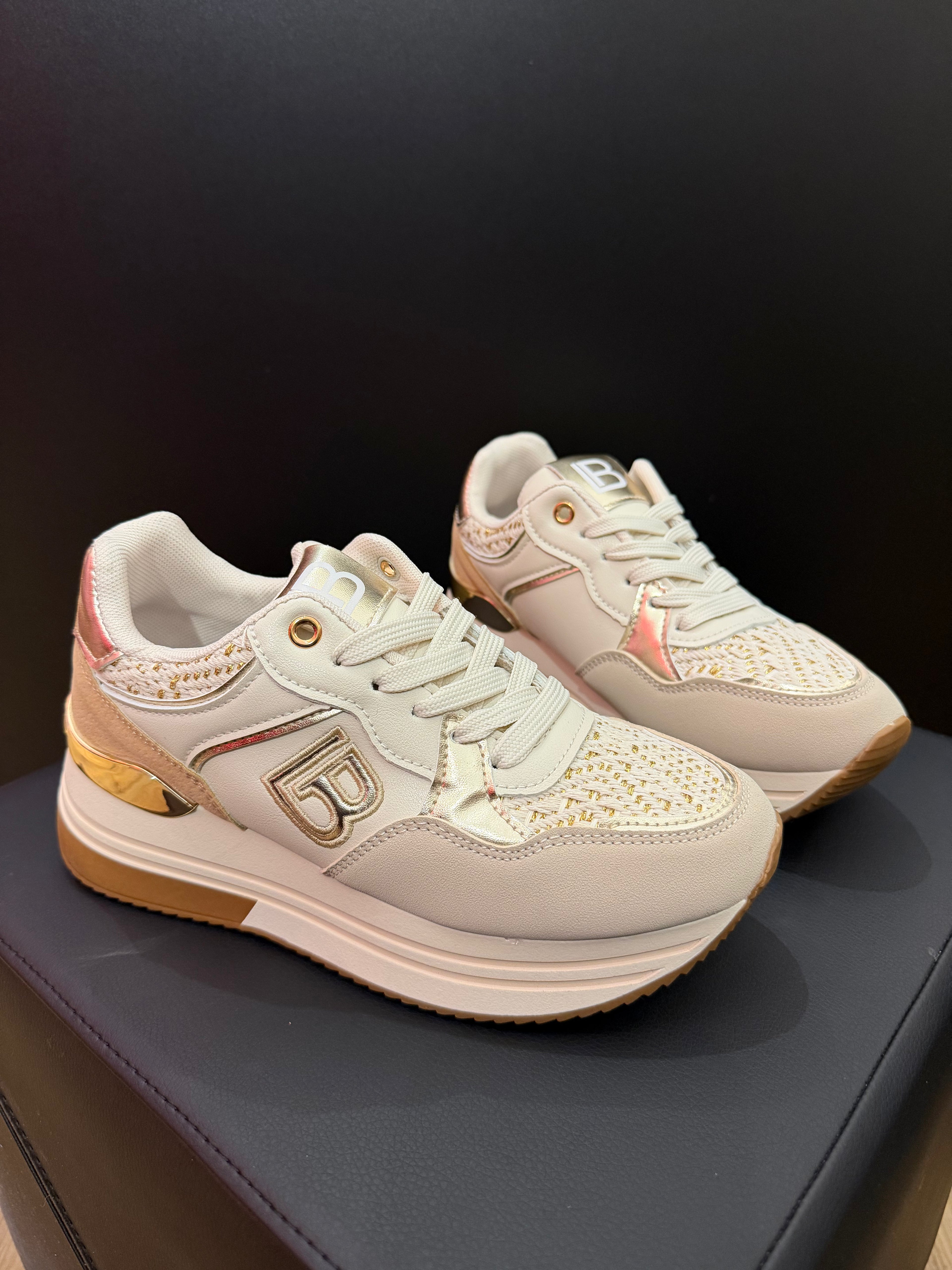 Sneaker Gold